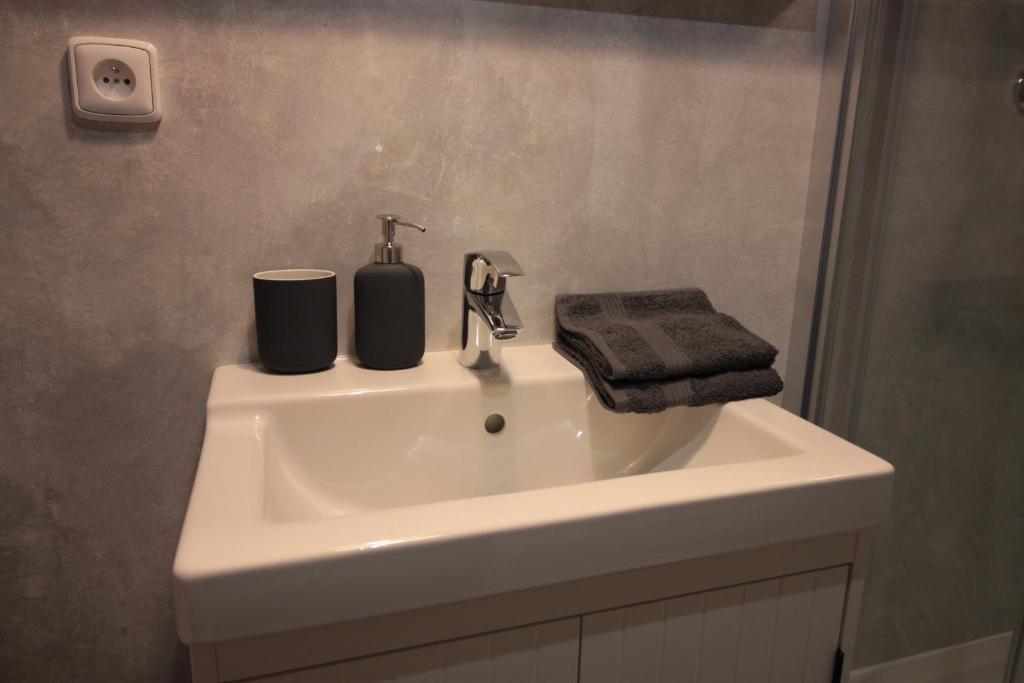 Downtown Apartments room 1