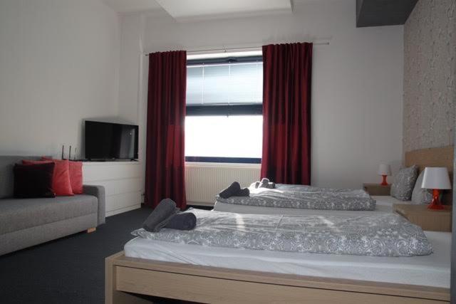 Downtown Apartments room 3